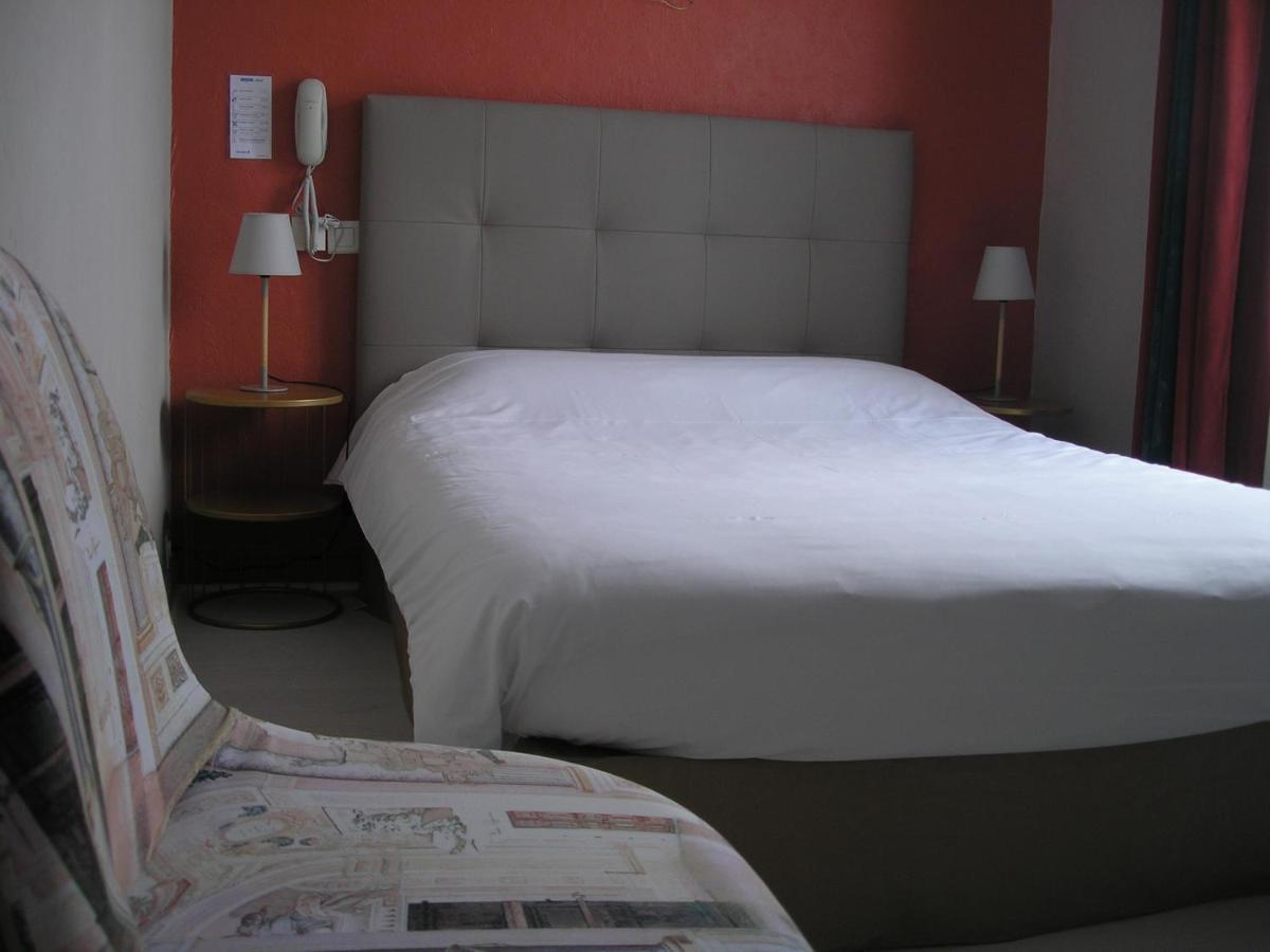 Auberge Du Calvaire Pontchâteau Екстериор снимка